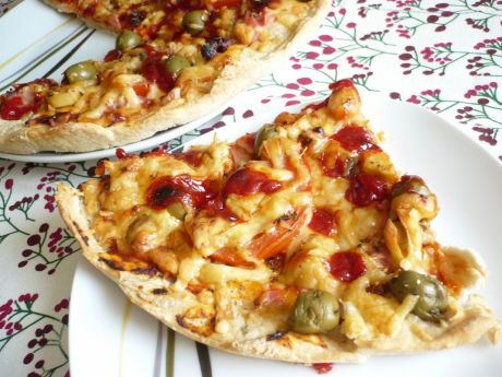 Przepis  pizza z oliwkami przepis