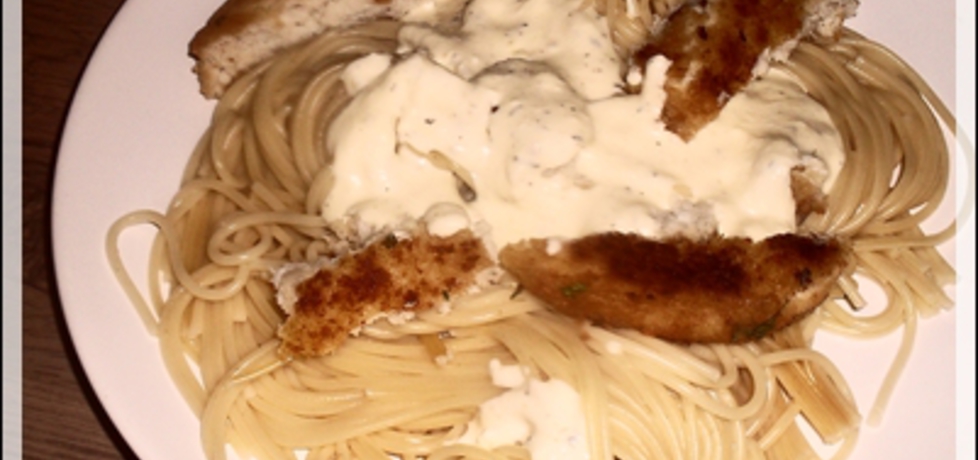Spaghetti w sosie serowym z kotletami rybnymi (autor: noruas ...