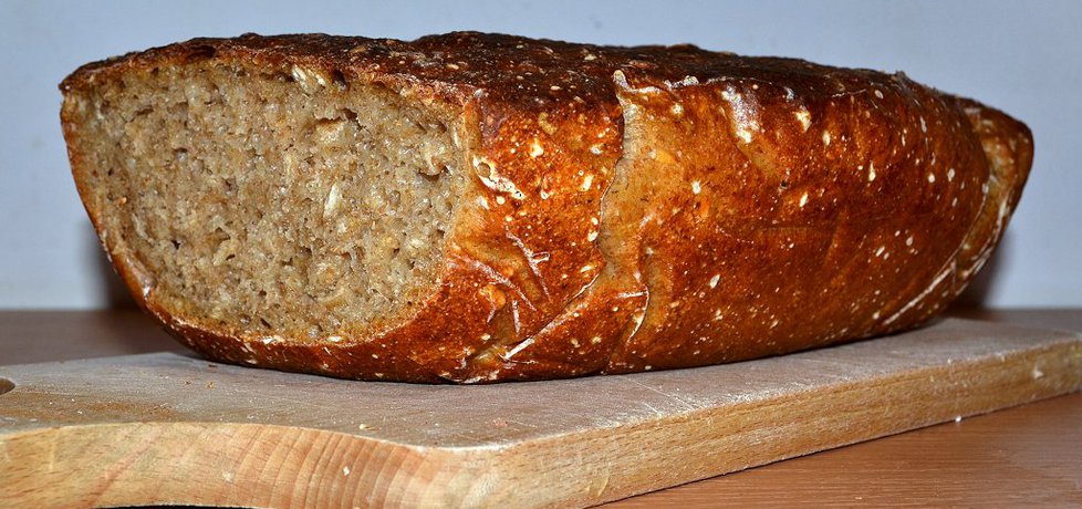 Chleb mieszany na zakwasie żytnim z płatkami owsianymi (autor ...