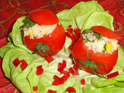 Kuskus z tuńczykiem w pomidorach