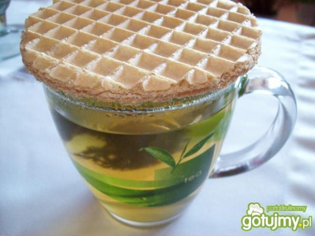 Przepis  zielona herbata z waflem karmelowym przepis