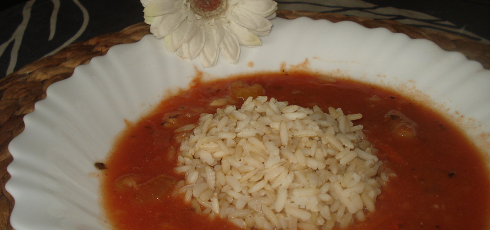 Zupa pomidorowa z dodatkiem selera naciowego