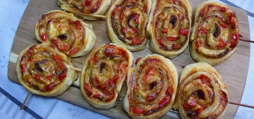 Rollsy pizzowe w cieście francuskim (autor: malami89 ...
