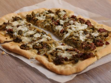 Przepis  pizza brokuły i biała kiełbasa przepis