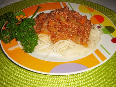 Spaghetti na soku pomidorowym