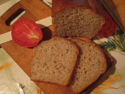 Chleb pełnoziarnisty z ziarnami