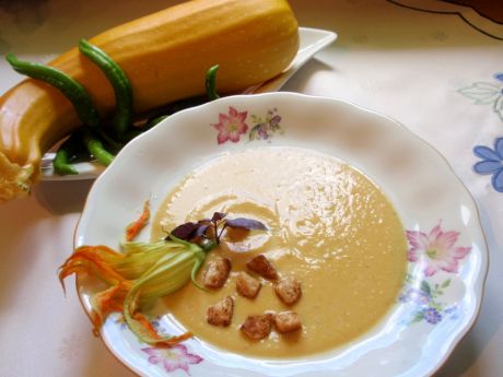 Przepis  zupa krem z żółtej cukinii przepis