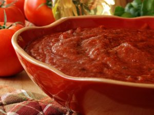 Sos pomidorowy do pizzy  prosty przepis i składniki