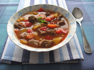 Węgierska zupa gulaszowa