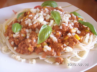 Aromatyczne spaghetti mięsno-serowo