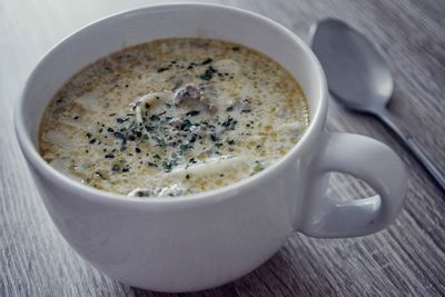 Zupa serowa z mięsem mielonym i porem