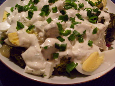 Sałatka brokułowa z jajkiem i fetą