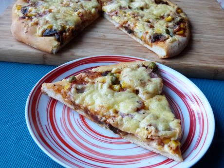Przepis  pizza z boczkiem i kukurydzą przepis
