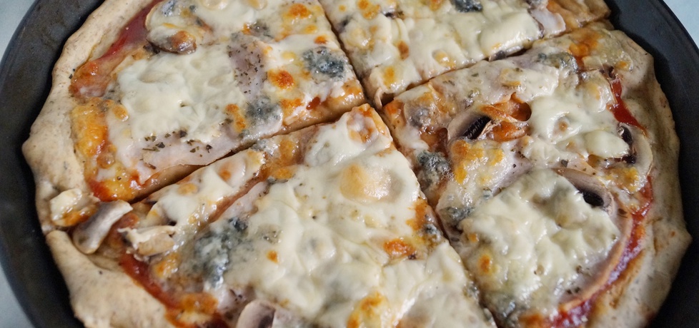 Pizza capriciosa z gorgonzolą (autor: alexm)
