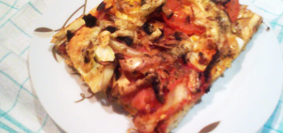 Pizza na cienkim cieście z jajkiem i pomidorem (autor: niki22 ...