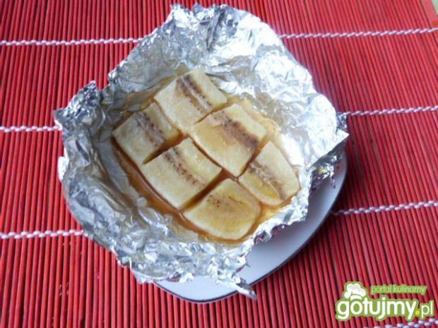 Przepis  smaczny deser z pieczonych bananów przepis