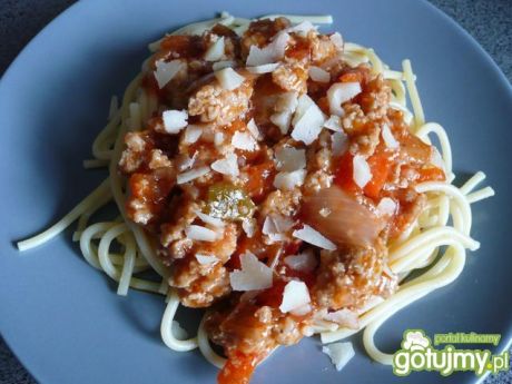 Przepis  spaghetti z papryką i parmezanem przepis