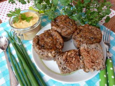 Muffiny jęczmienne z wołowym klopsikiem i sosem kukurydzianym ...