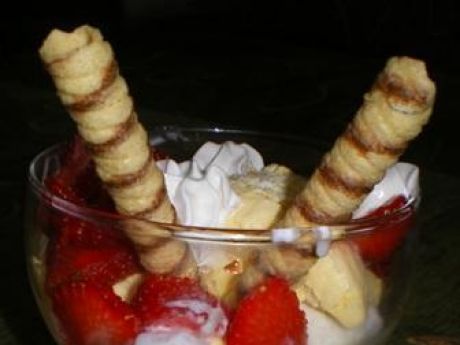 Przepis  deser lodowy z truskawkami przepis