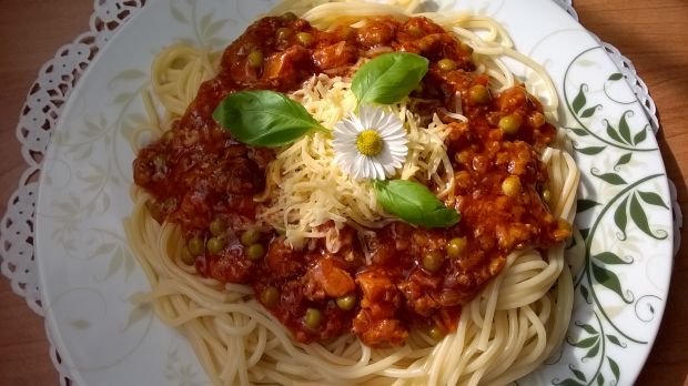 Przepis  spaghetti z sosem po neapolitańsku przepis