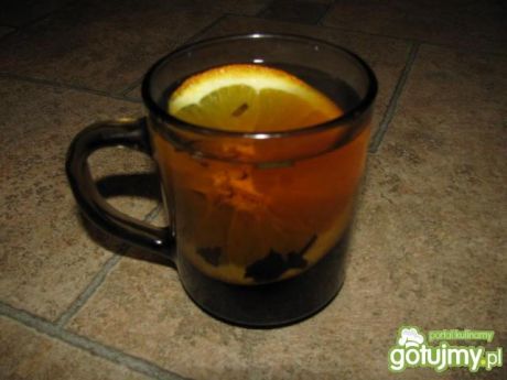 Przepis na herbata z goździkami i pomarańczą