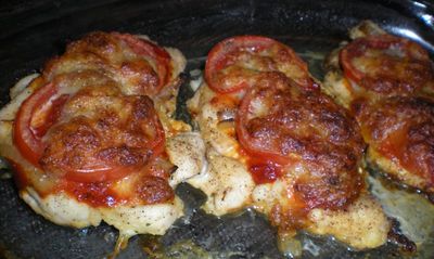 Kurczak na ostro z pomidorami i mozzarellą