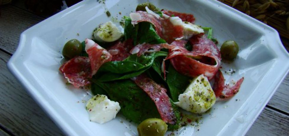 Szpinak z włoskim salami i mozzarella (autor: iwa643 ...