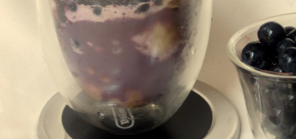 Deser lodowy z jagodami i z mrożoną kawą (autor: jolantaps ...