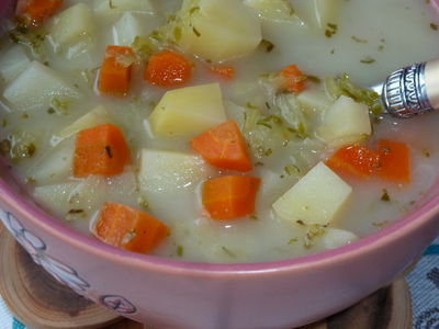 Zupa ogórkowa (bezmięsna)