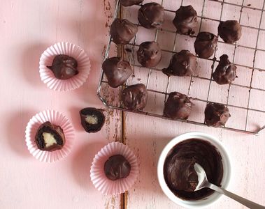 Śliwki w czekoladzie nadziewane marcepanem