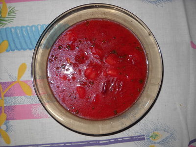 Zupa z czerwonych buraków