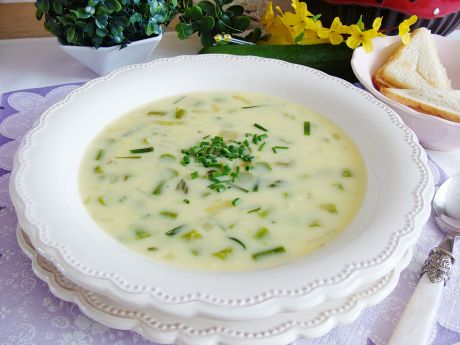 Przepis  zupa z zielonych szparagów i dymki przepis