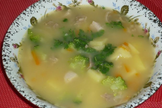 Przepis  zupa brokułowa na wieprzowinie przepis