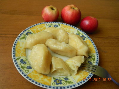 Pierogi z jabłkami
