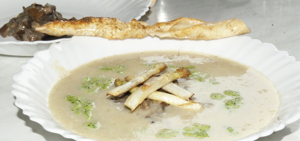 Zupa krem z białych szparagów (autor: paulisiaelk)