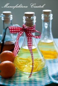Naturalne ekstrakty: waniliowy, pomarańczowy i cytrynowy ...