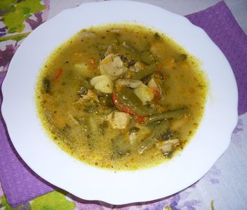 Zupa warzywna z kurczakiem i pieczarkami z nutką curry ...