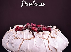 Pavlova czekoladowo-malinowa  przepis blogera