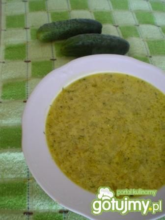 Zupa ze świeżych ogórków  przepisy kulinarne
