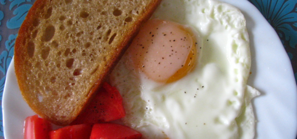 Jajko sadzone z grzanką i pomidorami (autor: banditka ...