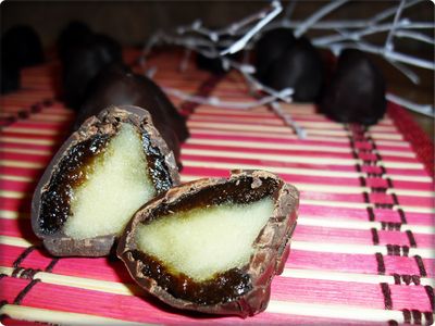 Śliwki w czekoladzie z marcepanem