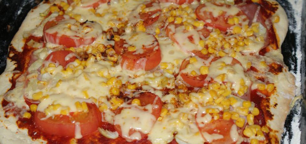 Pizza z pomidorami i szynką (autor: magdalea)