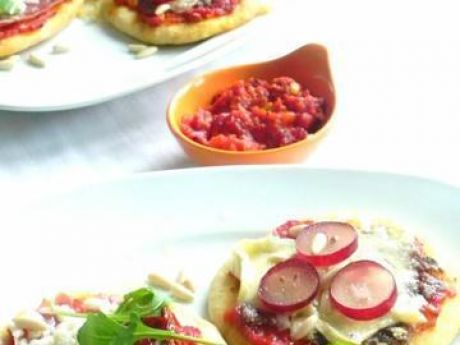 Przepis  mini pizze z wędliną lub anchois przepis