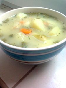 Zupa z cukinii i zielonego groszku