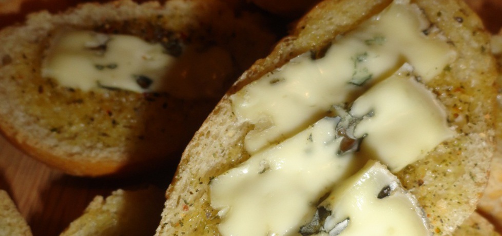 Grzanki z serem pleśniowym (autor: rafal10)