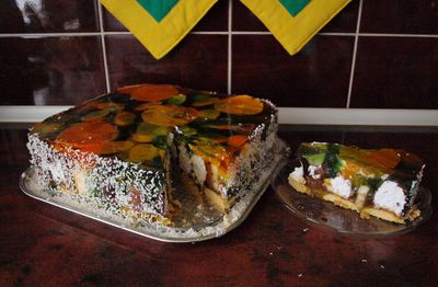 Tort owocowy z murzynkami
