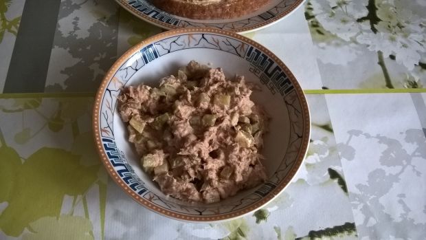 Przepis  pasta z tuńczyka z ogórkiem i oliwkami przepis