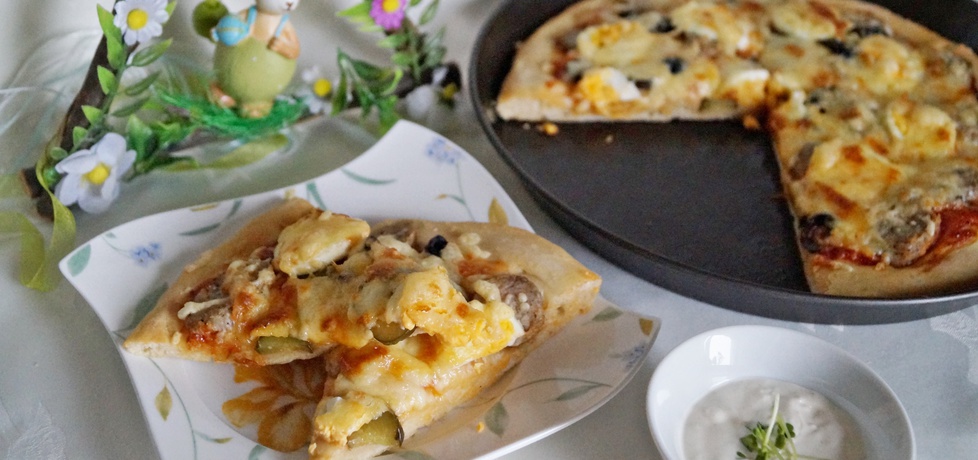Wielkanocna pizza z sosem chrzanowym (autor: alexm ...