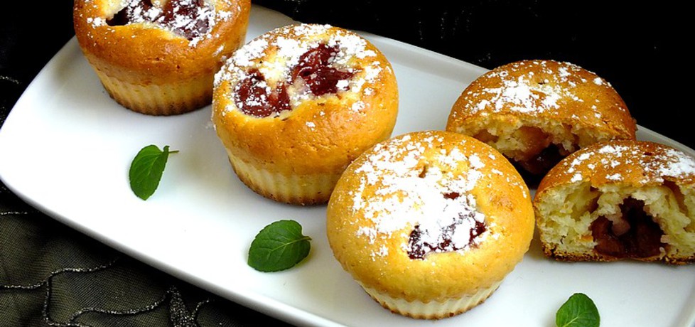 Cytrynowe muffinki z czereśniami (autor: mysiunia)