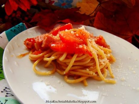 Przepis  spaghetti z pomidorami i grana padano przepis